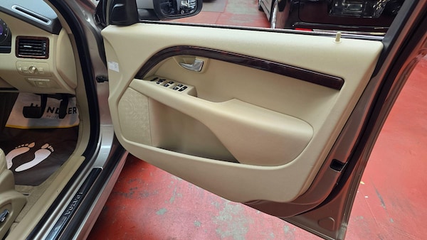 Used Volvo V70 for sale - 76214899: Photo 23
