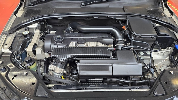 Used Volvo V70 for sale - 76214899: Photo 36