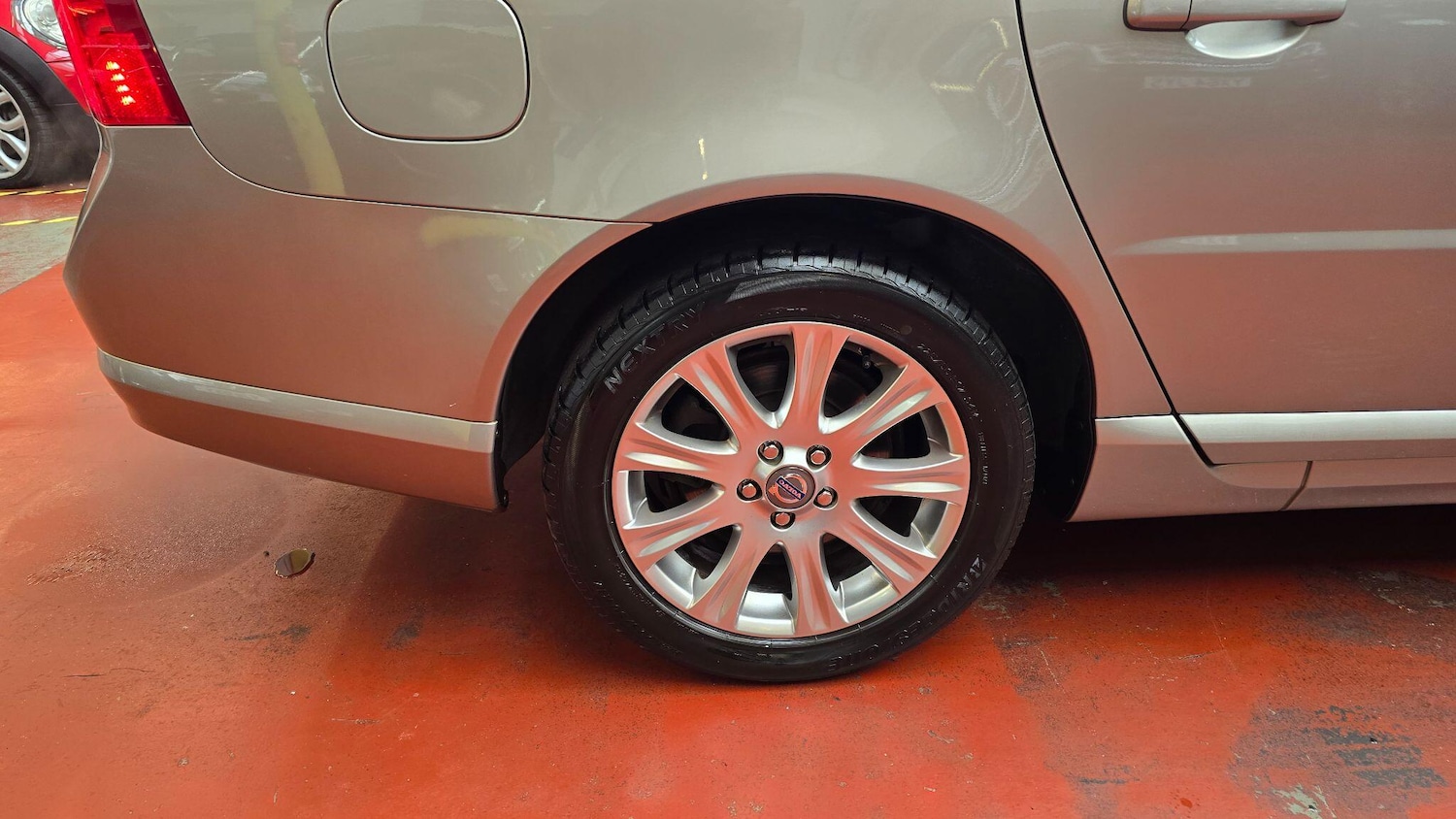 Used Volvo V70 for sale - 76214899: Photo 38