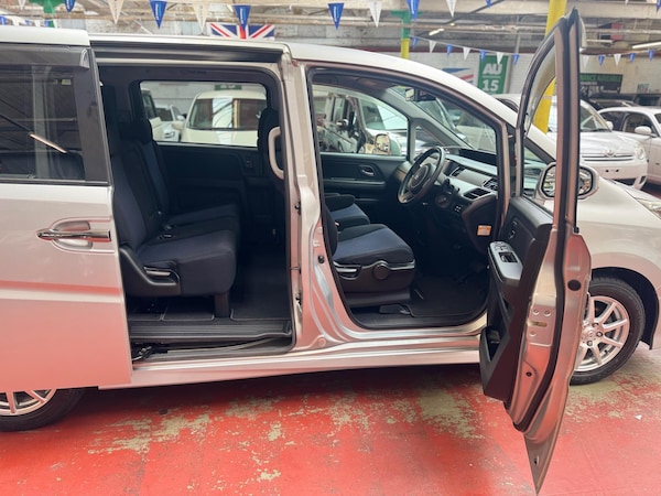 Used Honda Stepwagon 2008 for sale - 74935500: Photo 20