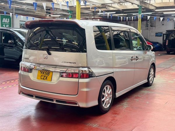 Used Honda Stepwagon 2008 for sale - 74935500: Photo 3