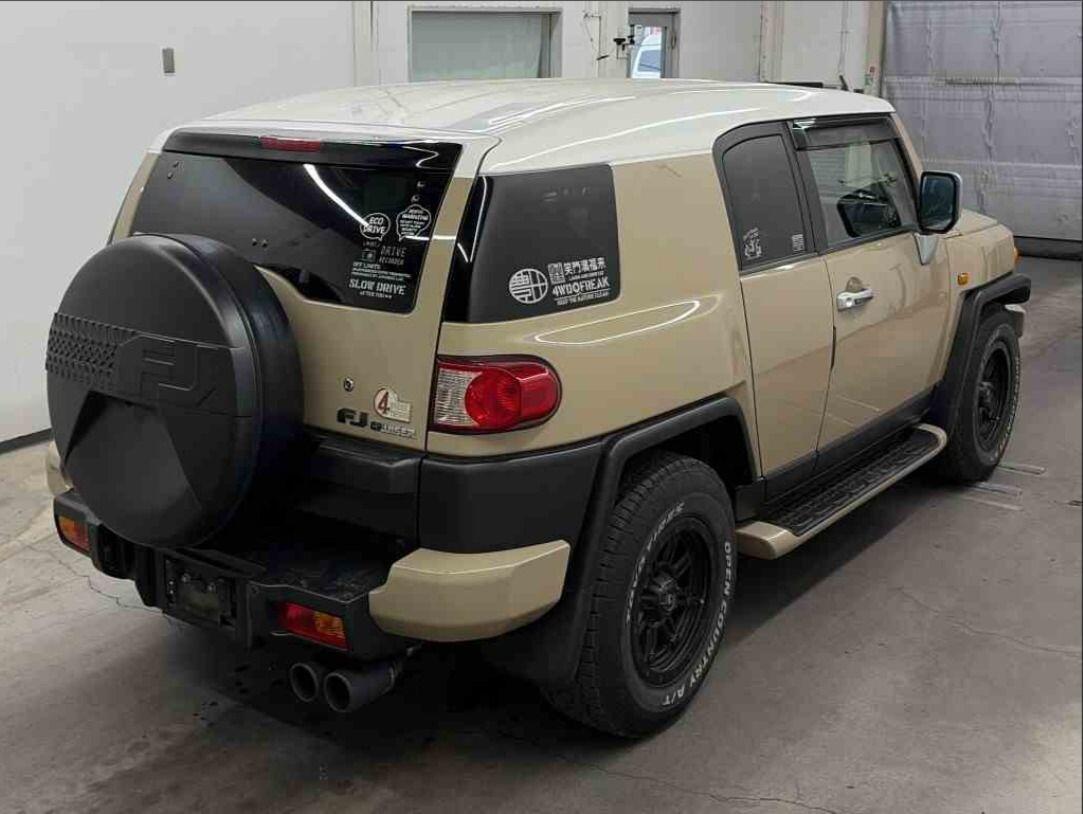 Used Toyota FJ Cruiser for sale - 78100171: Photo 2