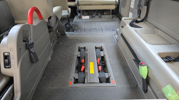 Used Nissan Elgrand for sale - 76152518: Photo 22