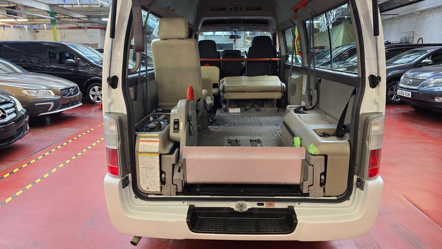 Used Nissan Elgrand for sale - 76152518: Photo 24