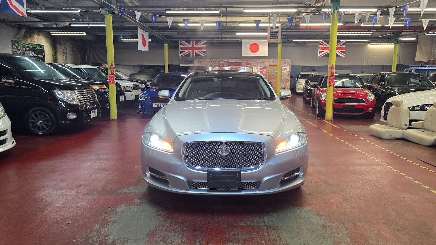 Used Jaguar XJ for sale - 76714559: Photo 2