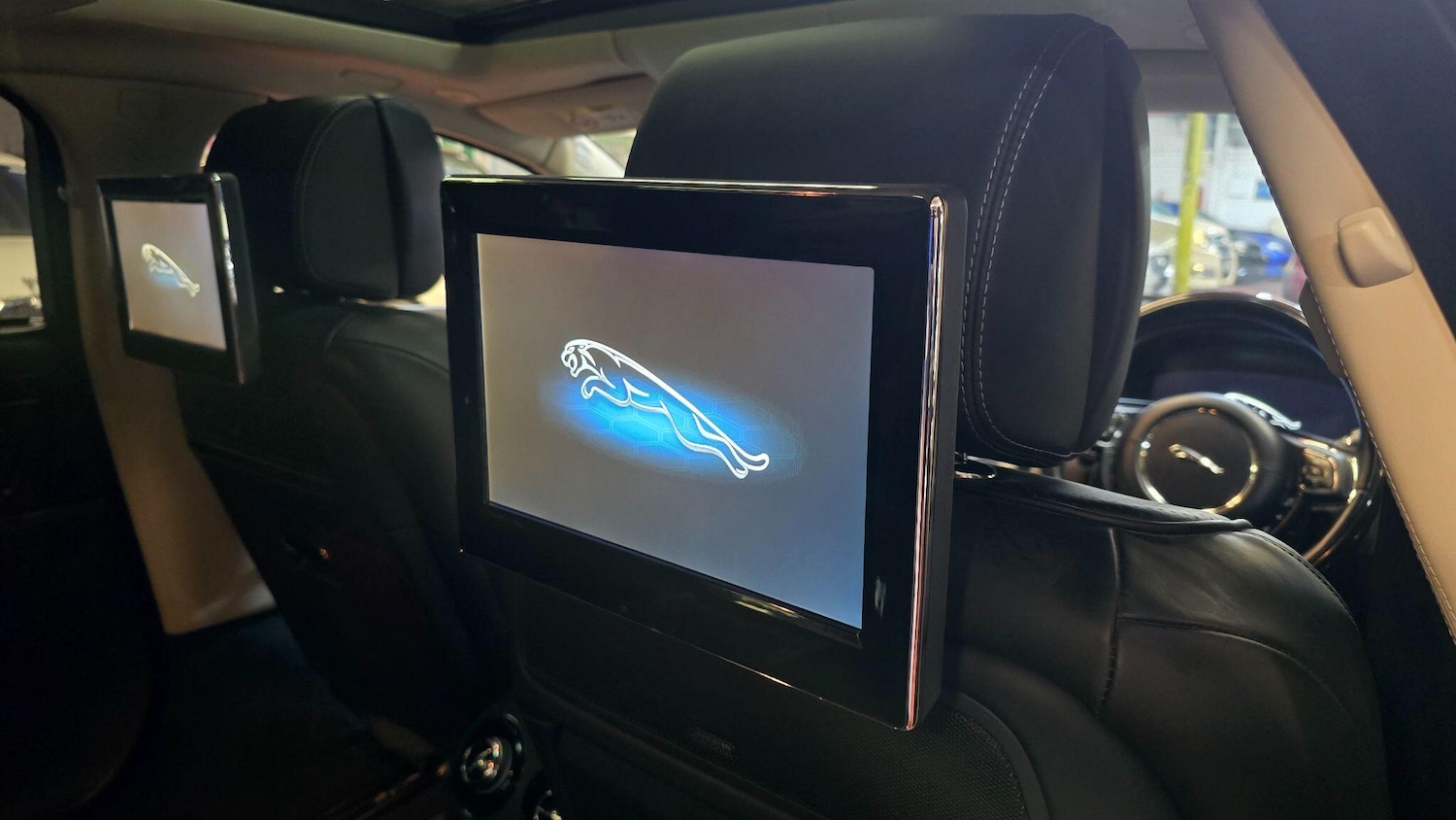 Used Jaguar XJ for sale - 76714559: Photo 23