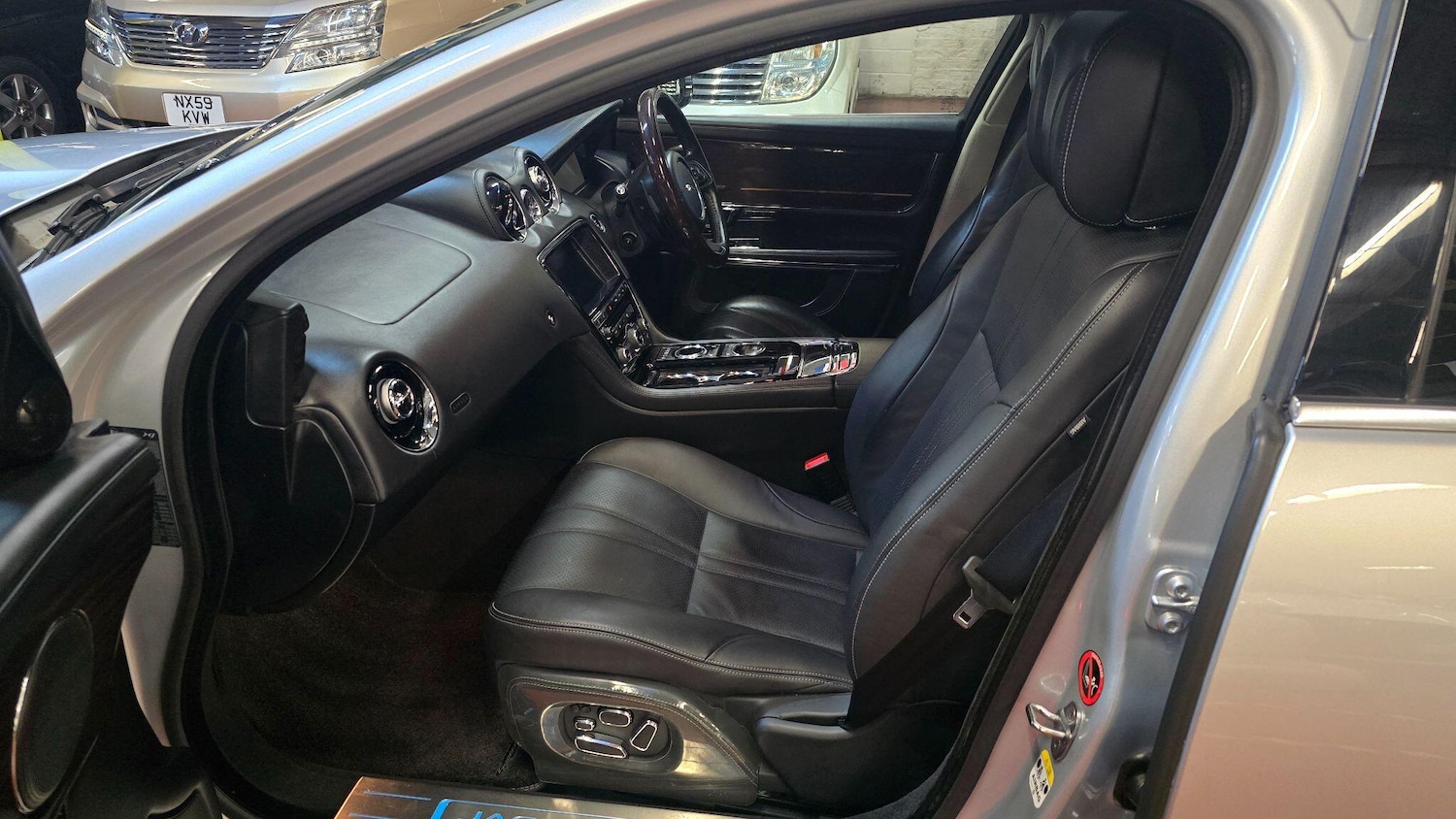 Used Jaguar XJ for sale - 76714559: Photo 35