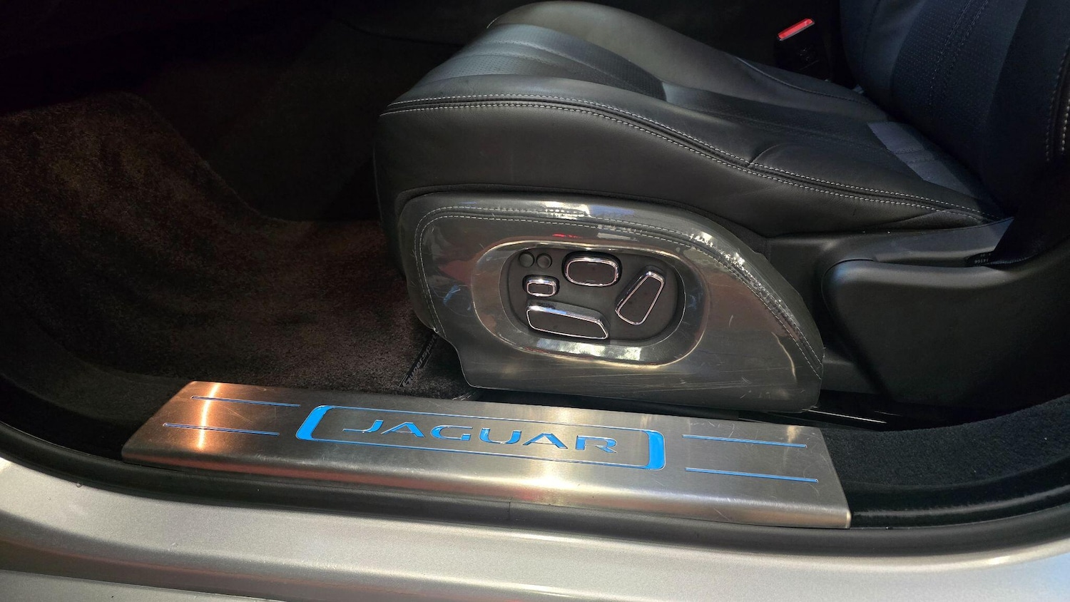 Used Jaguar XJ for sale - 76714559: Photo 38