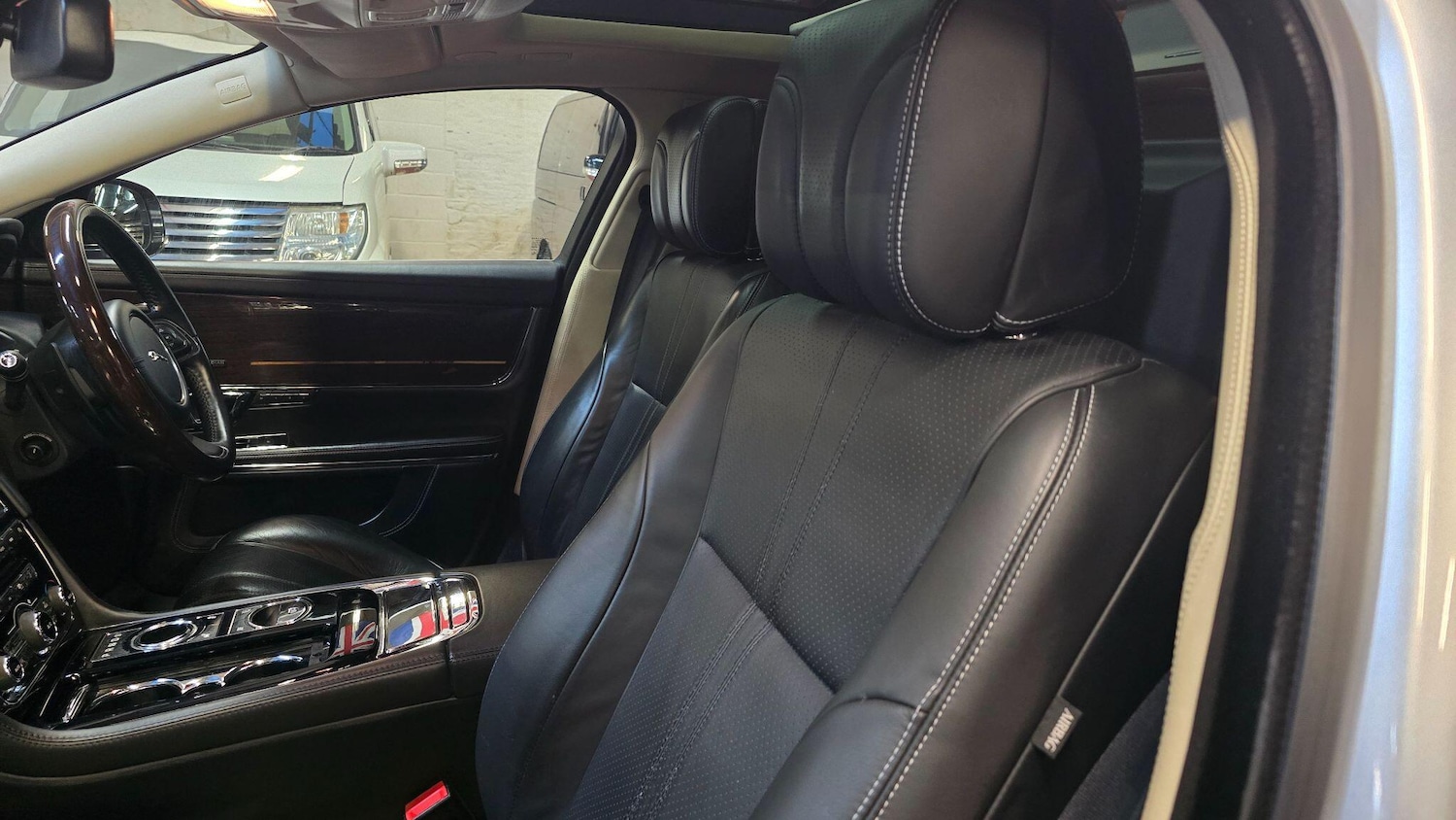 Used Jaguar XJ for sale - 76714559: Photo 39