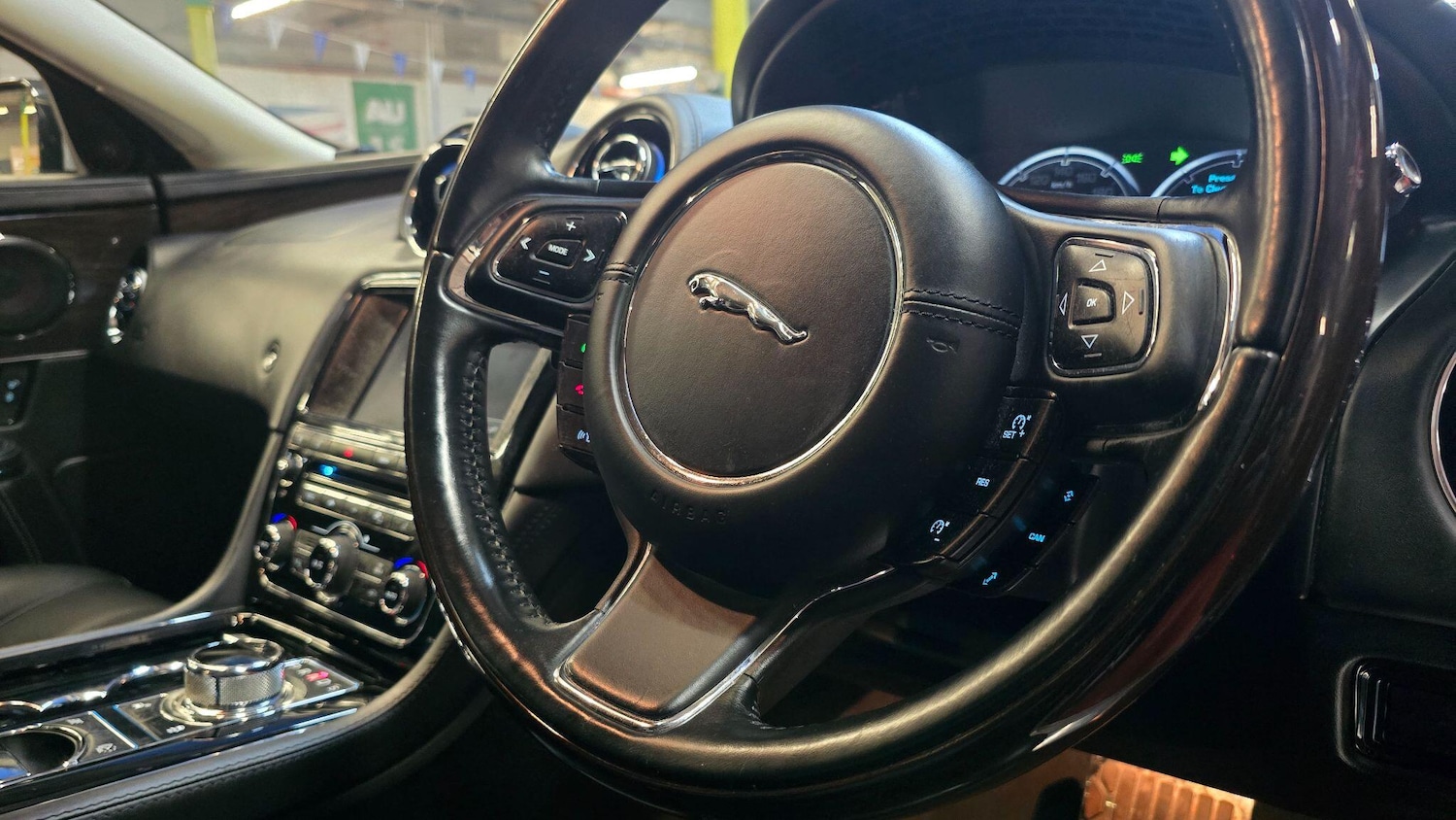 Used Jaguar XJ for sale - 76714559: Photo 4