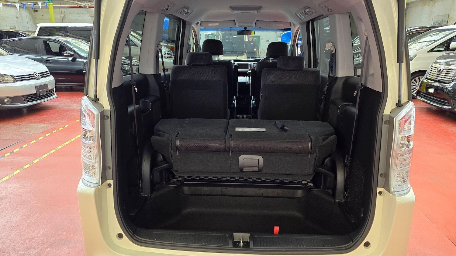 Used Honda Stepwagon 2024 for sale - 77993065: Photo 17