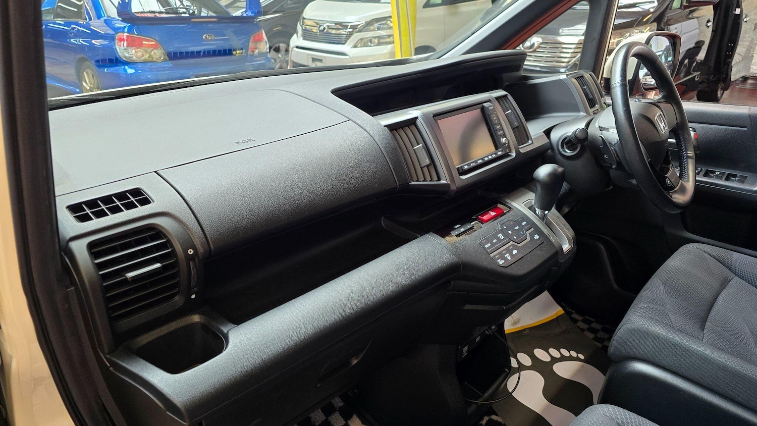 Used Honda Stepwagon 2024 for sale - 77993065: Photo 9