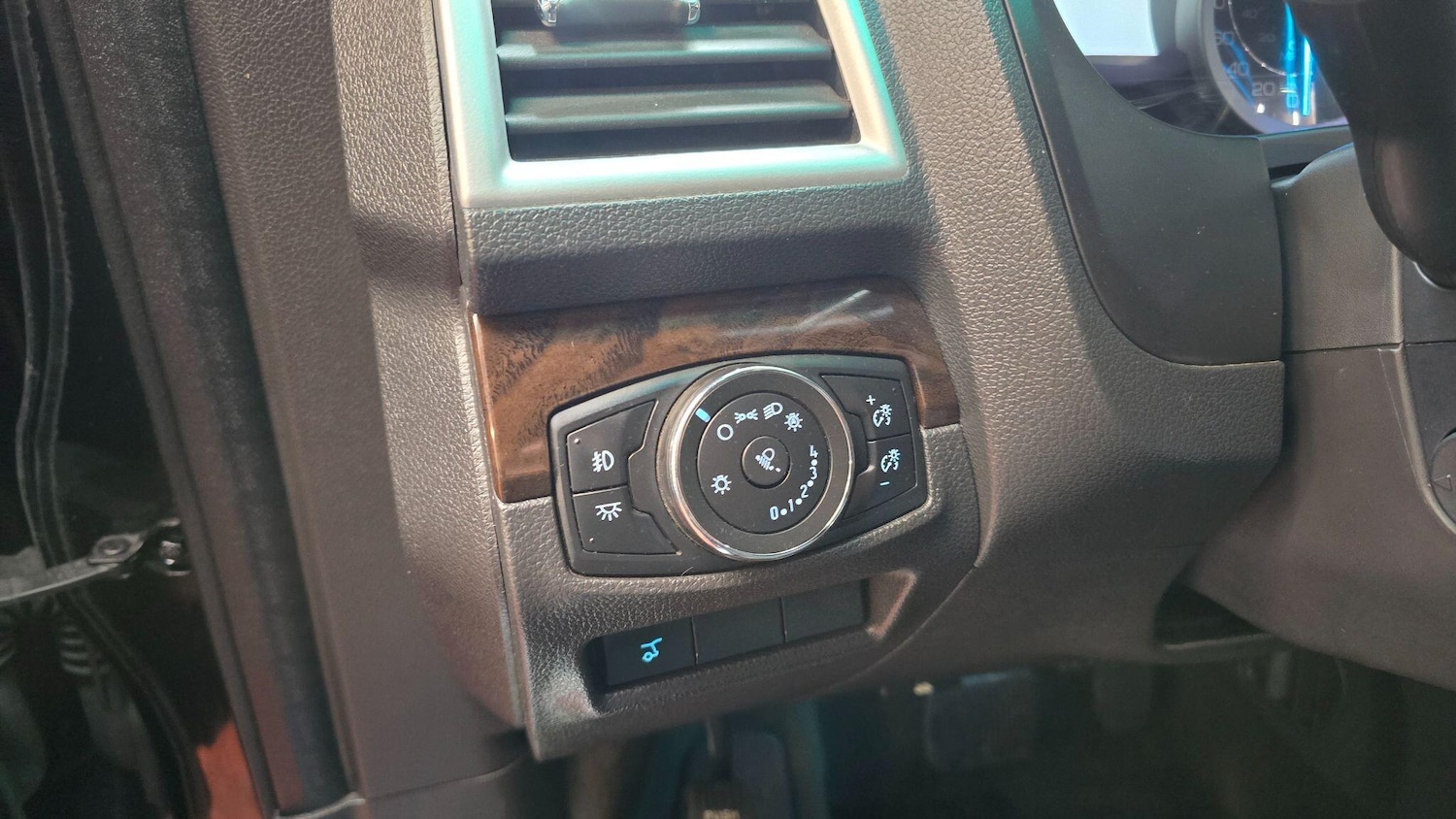 Used Ford Explorer 2025 for sale - 76994021: Photo 25