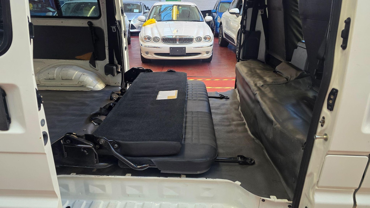 Used Mazda Bongo for sale - 77704600: Photo 17