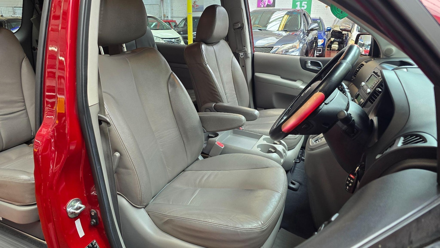 Used Kia Sedona for sale - 76995842: Photo 5