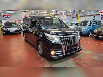 Used Toyota Voxy 2015 for sale - 76031521: Photo