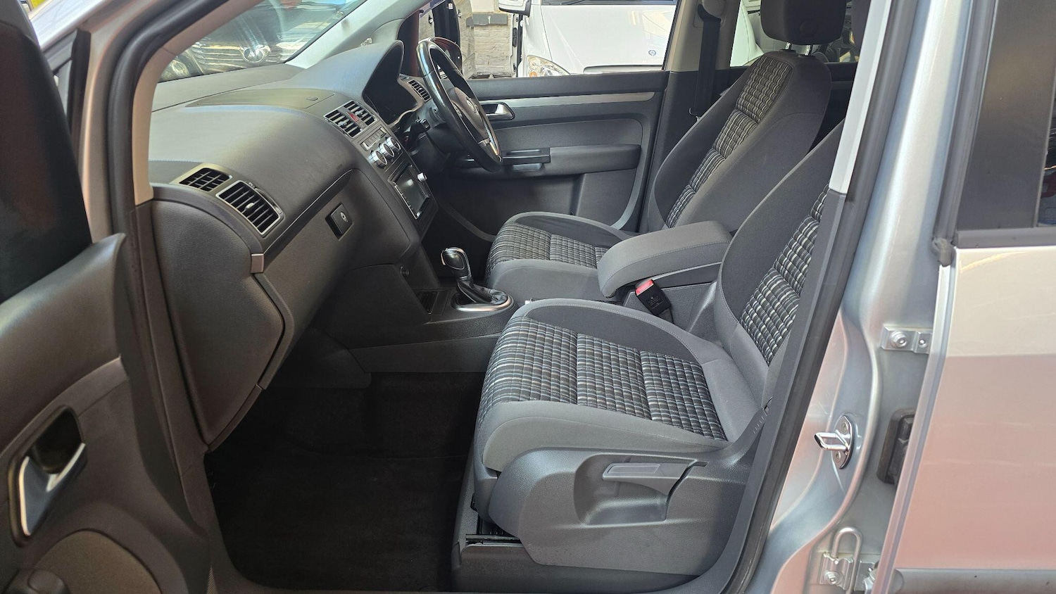 Used Volkswagen Touran for sale - 77824309: Photo 11