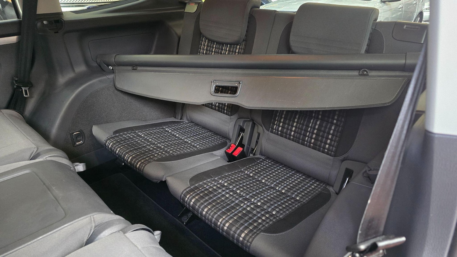 Used Volkswagen Touran for sale - 77824309: Photo 16