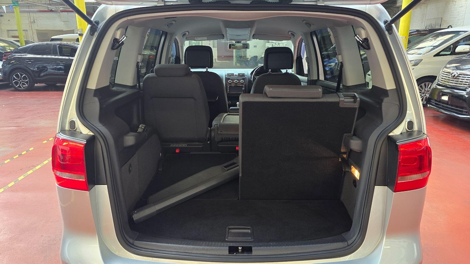 Used Volkswagen Touran for sale - 77824309: Photo 18