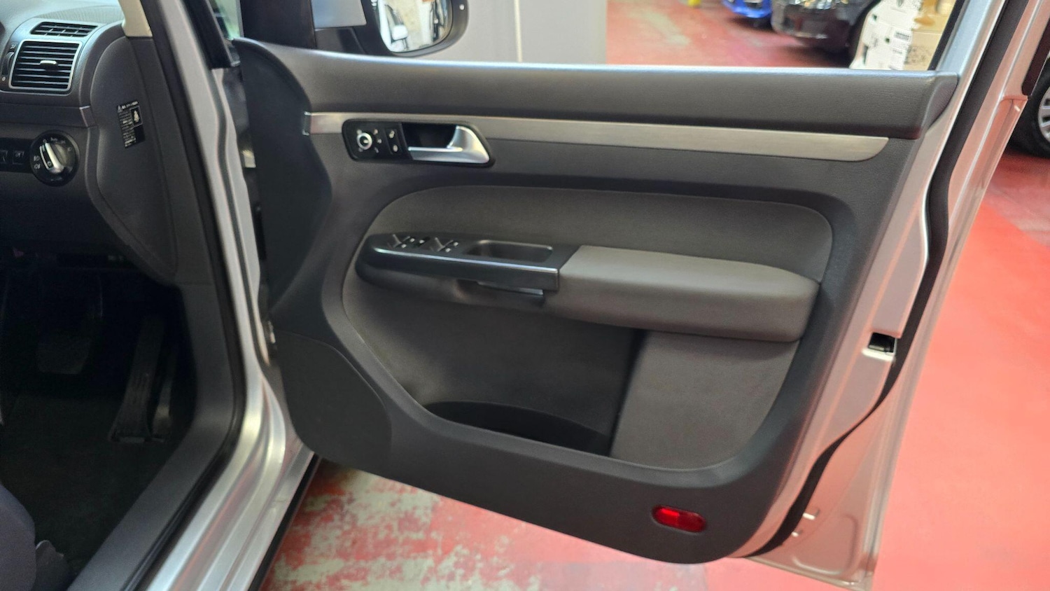 Used Volkswagen Touran for sale - 77824309: Photo 21