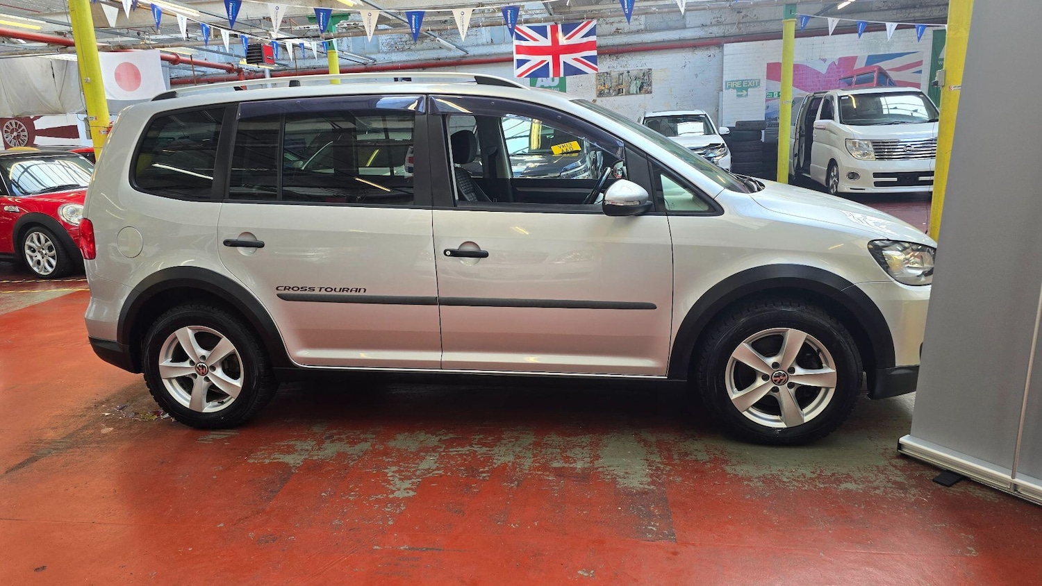 Used Volkswagen Touran for sale - 77824309: Photo 32