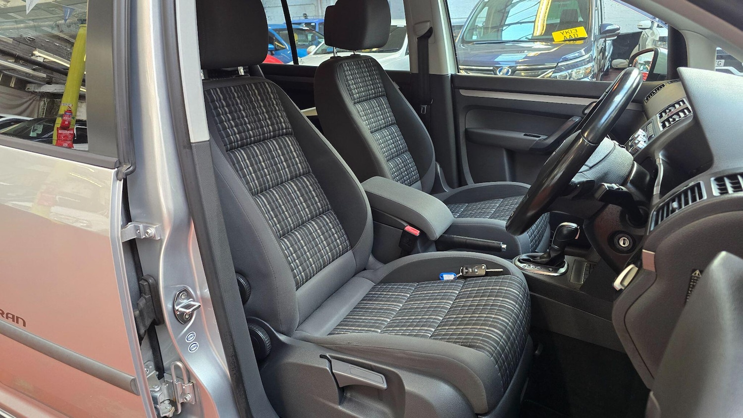 Used Volkswagen Touran for sale - 77824309: Photo 5