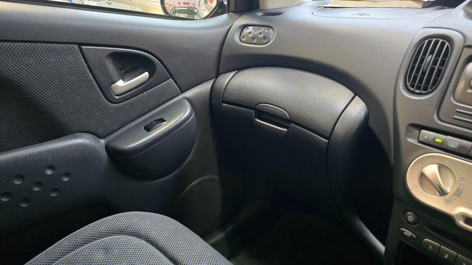 Used Toyota Yaris Verso 2005 for sale - 76562308: Photo 14