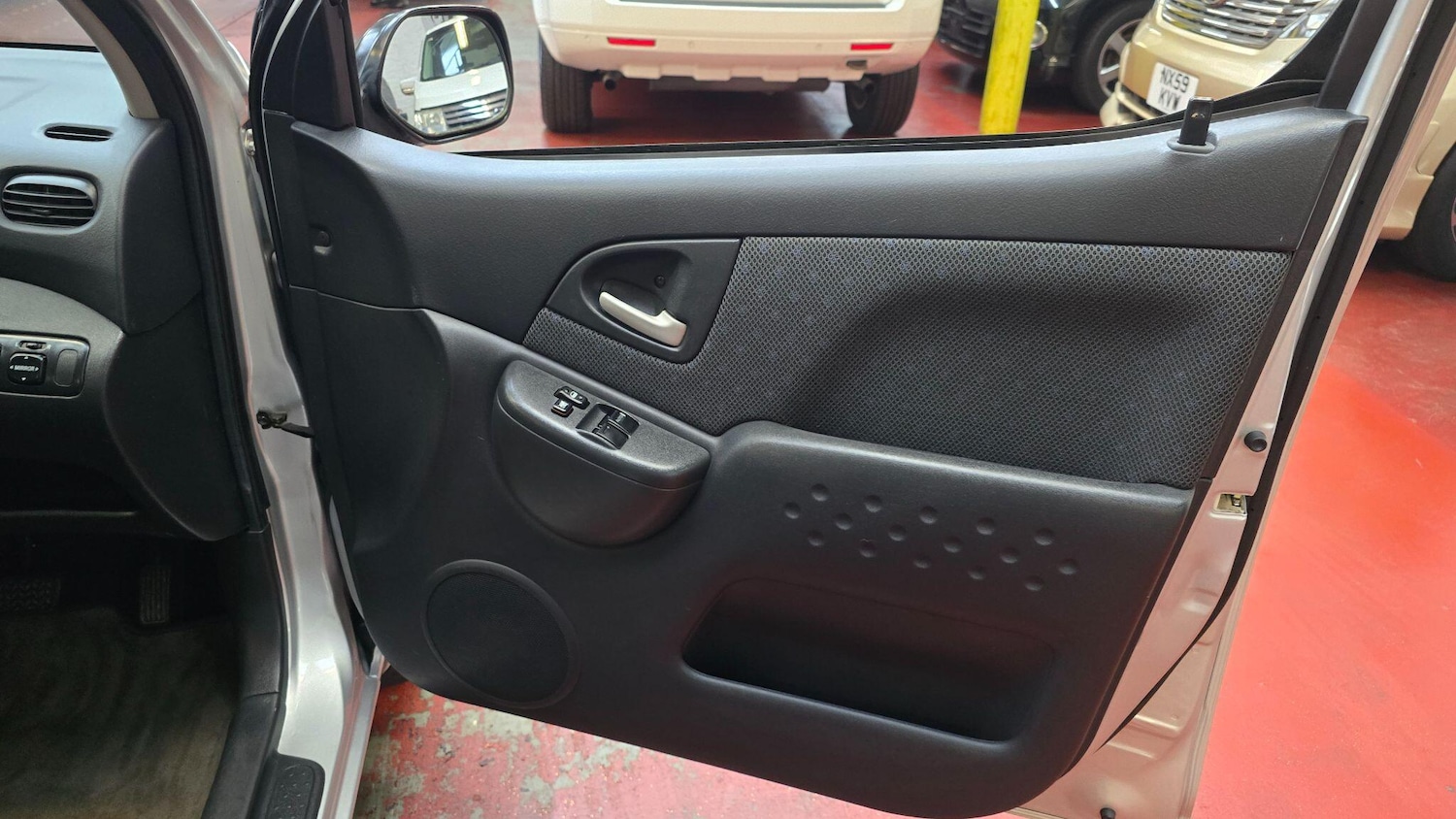 Used Toyota Yaris Verso 2005 for sale - 76562308: Photo 17