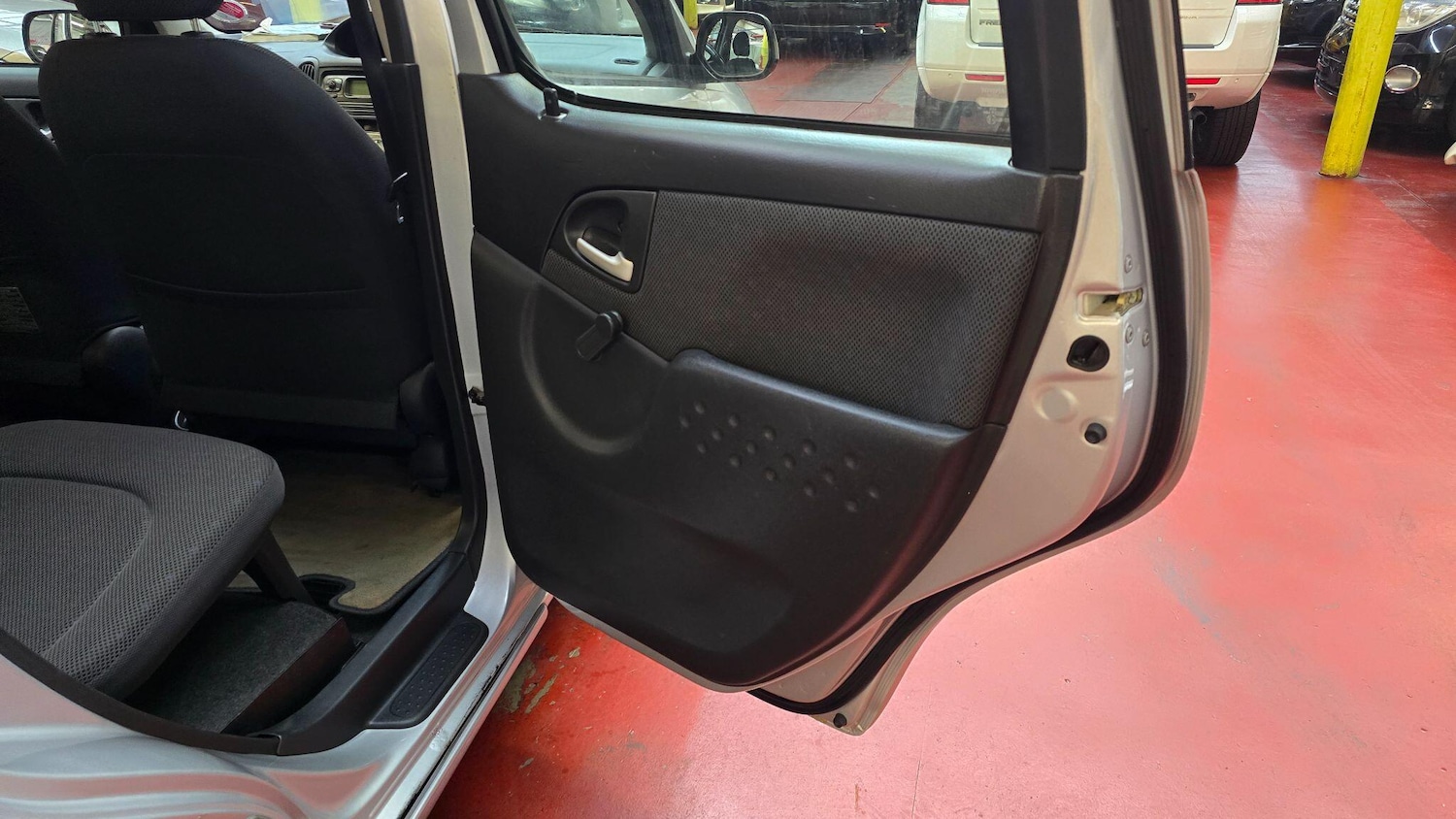 Used Toyota Yaris Verso 2005 for sale - 76562308: Photo 18