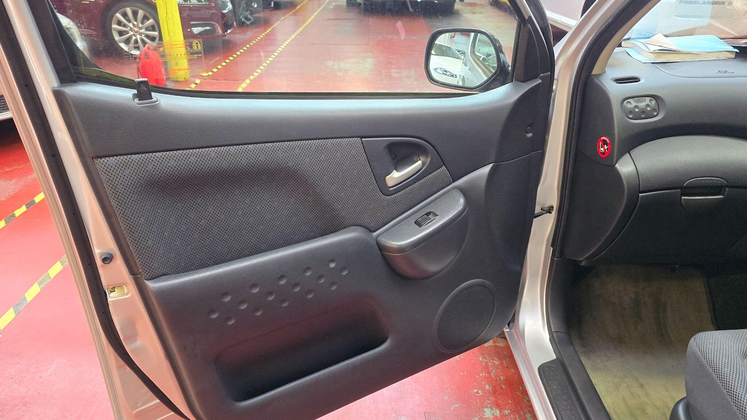 Used Toyota Yaris Verso 2005 for sale - 76562308: Photo 20