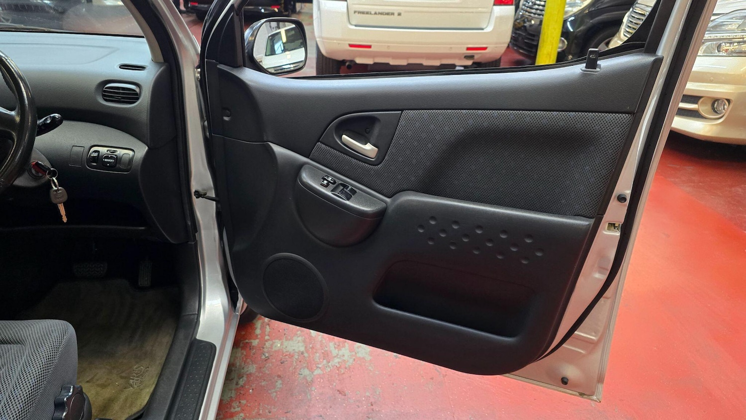 Used Toyota Yaris Verso 2005 for sale - 76562308: Photo 21