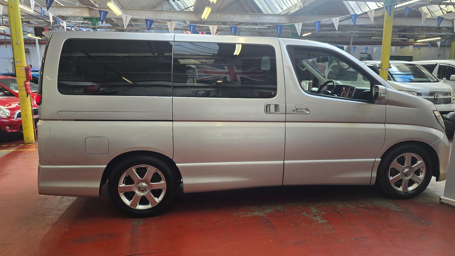 Used Nissan Elgrand for sale - 78086341: Photo 25