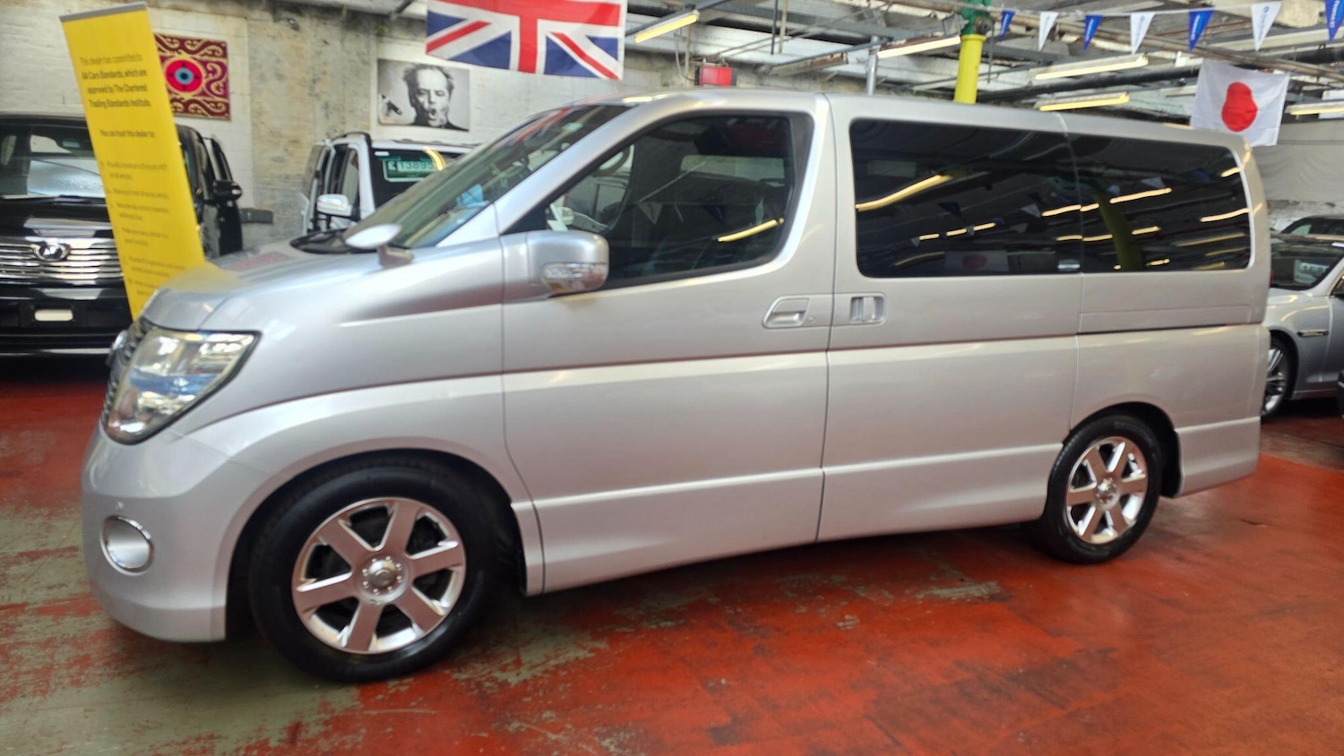 Used Nissan Elgrand for sale - 78086341: Photo 26