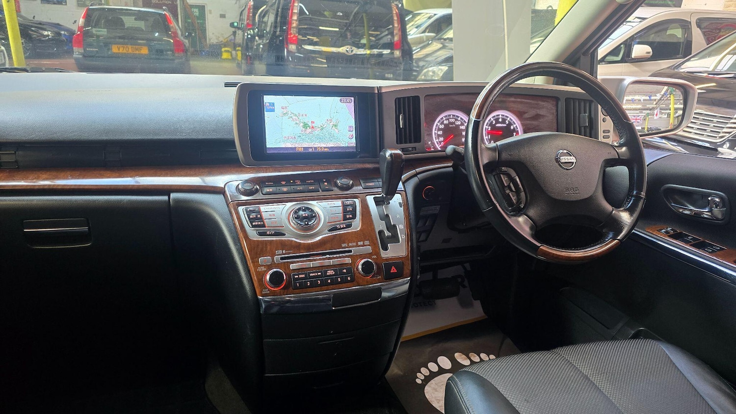 Used Nissan Elgrand for sale - 78086341: Photo 3