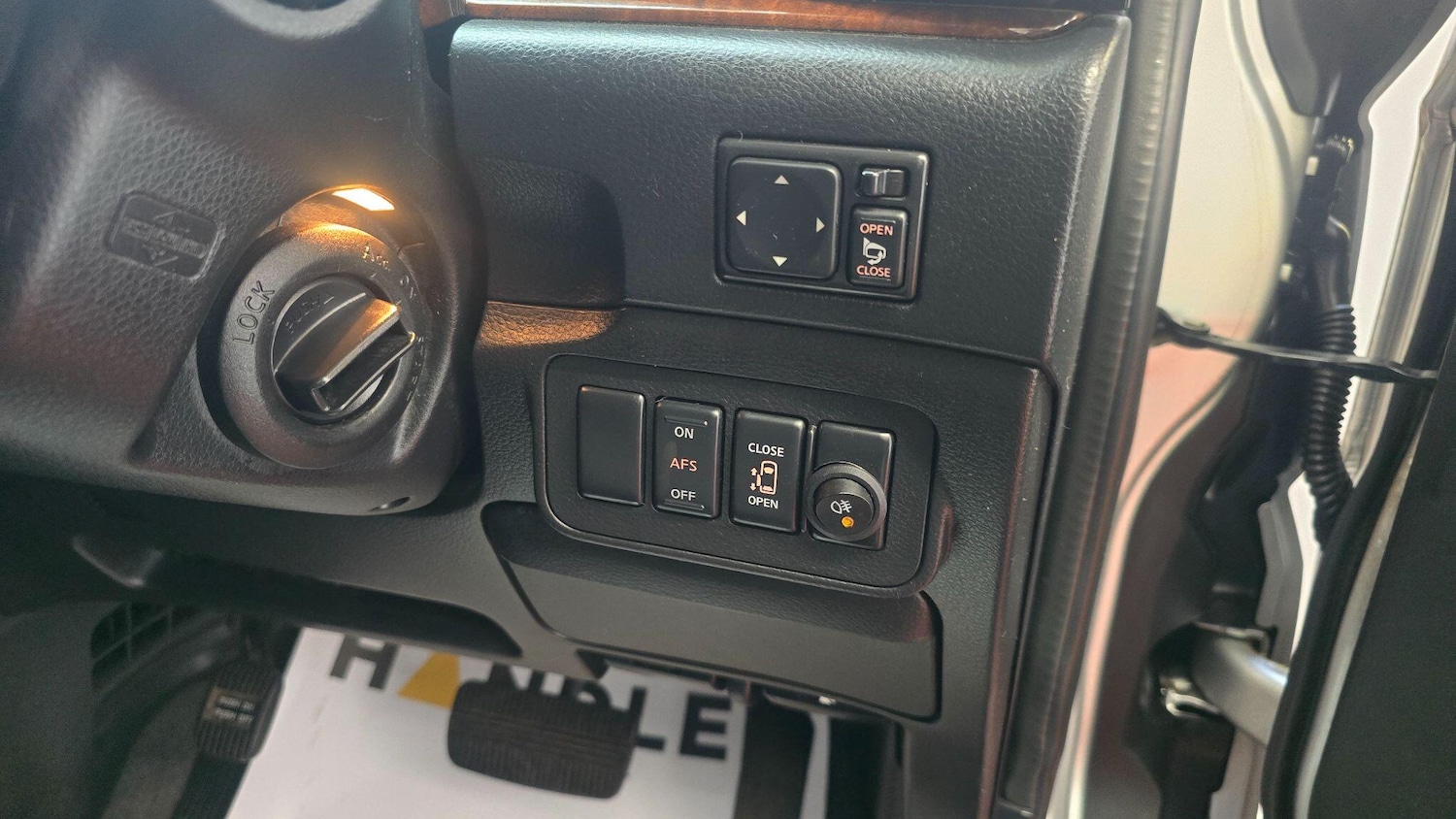 Used Nissan Elgrand for sale - 78086341: Photo 5