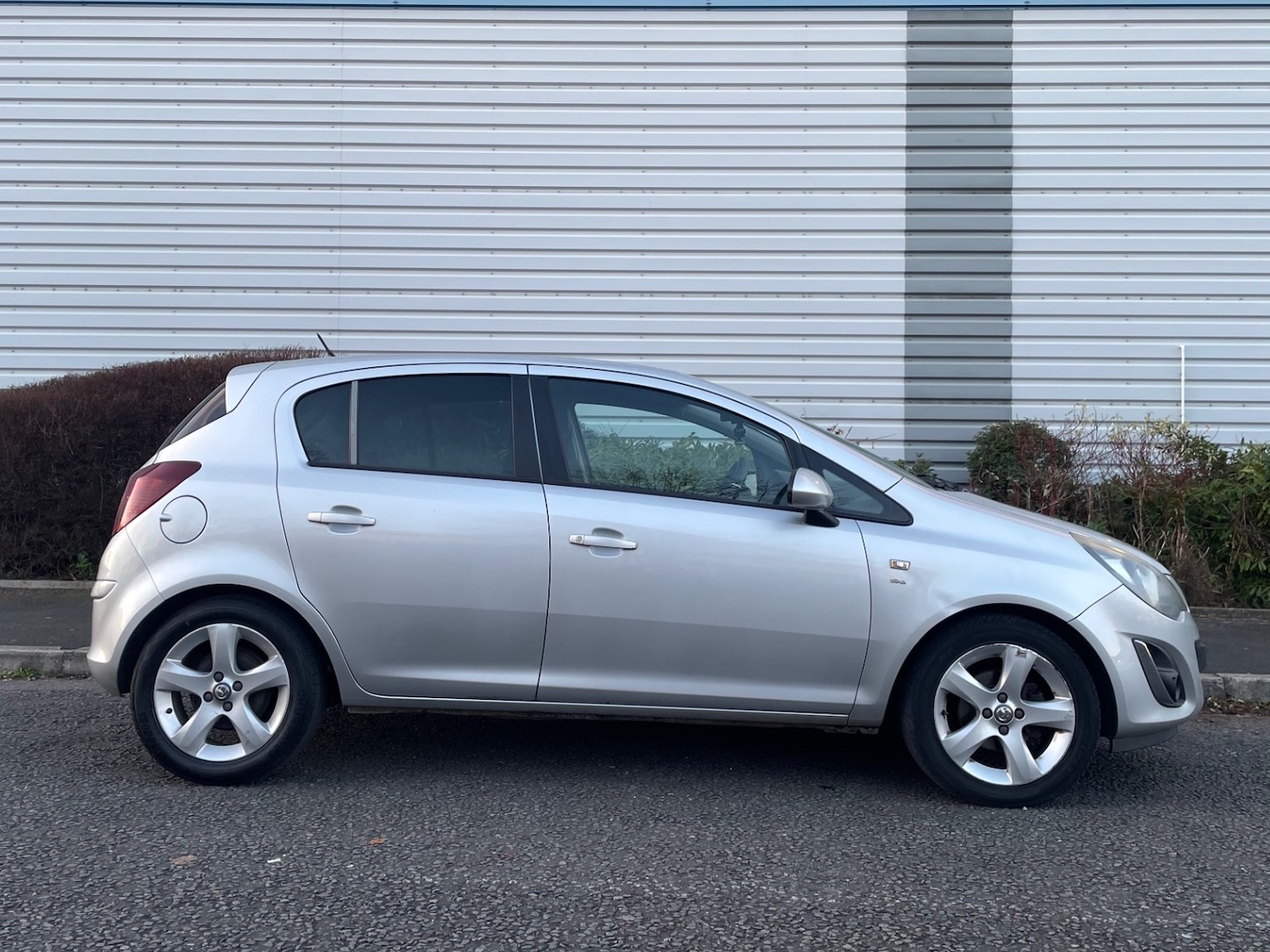 Used Vauxhall Corsa 2013 for sale - 77053495: Photo 2
