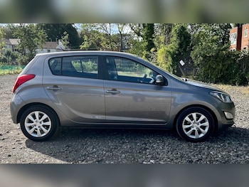 Used Hyundai i20 2014 for sale - 76090742: Photo