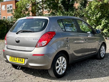 Used Hyundai i20 2014 for sale - 76090742: Photo