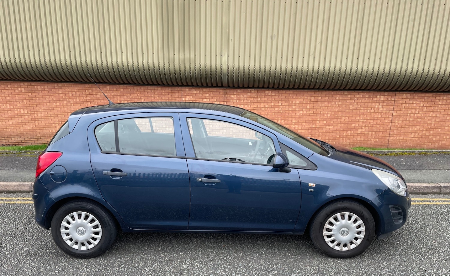 Used Vauxhall Corsa 2013 for sale - 77803893: Photo 2