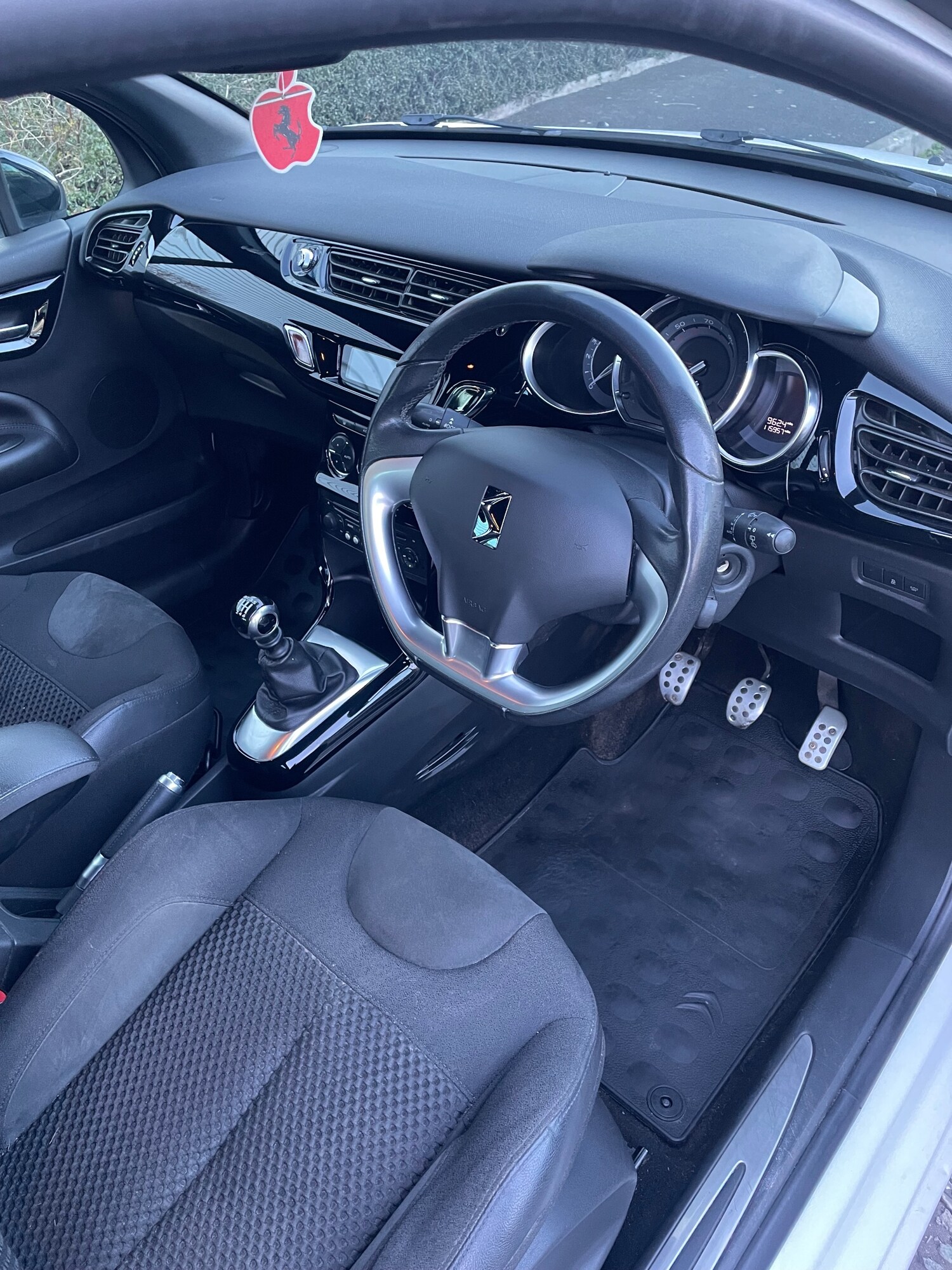 Used Citroen DS3 2014 for sale - 77892039: Photo 11