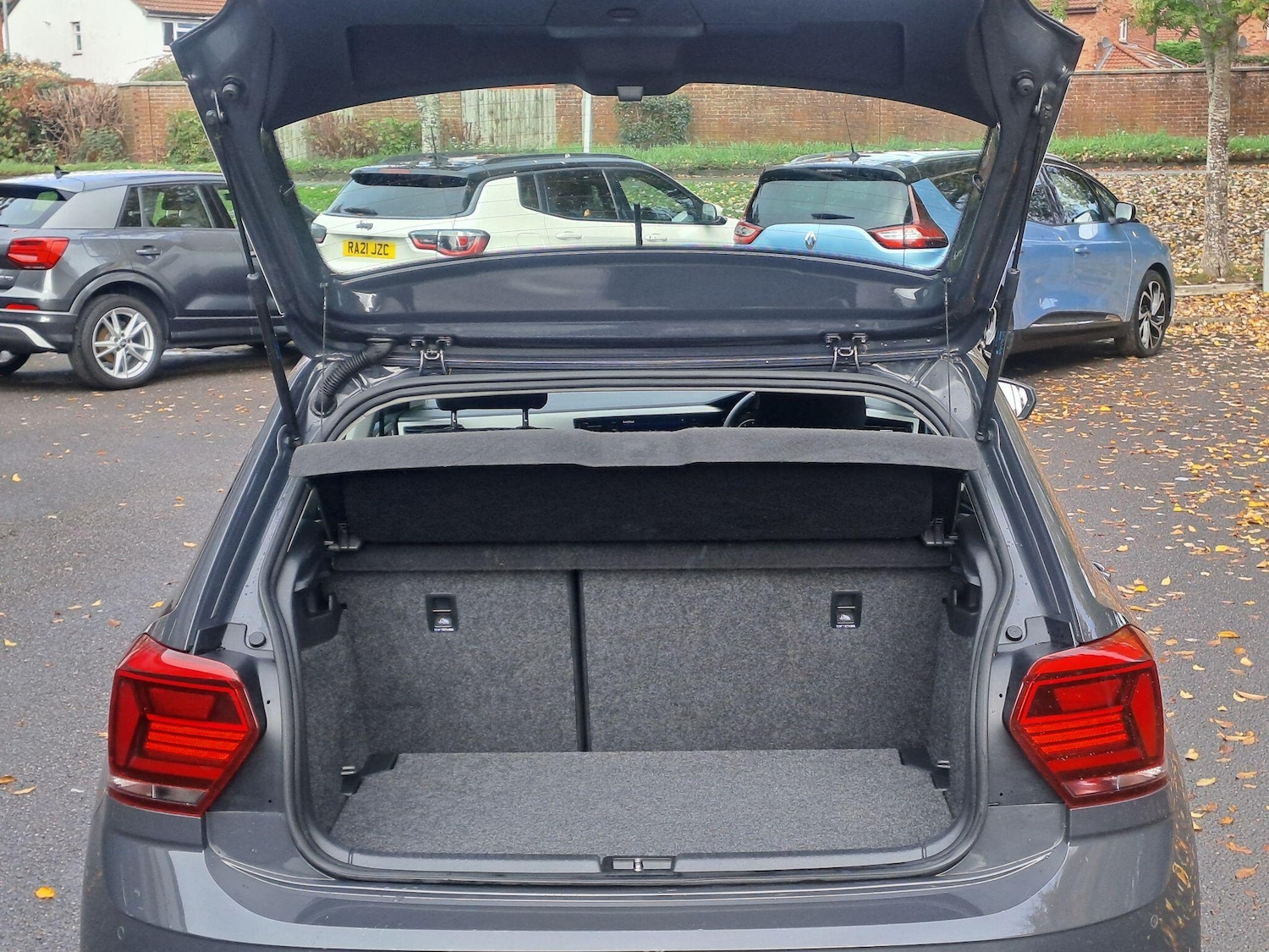 Used Volkswagen Polo 2018 for sale - 76457647: Photo 8