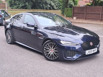 Used Jaguar XE 2019 for sale - 75728662: Photo