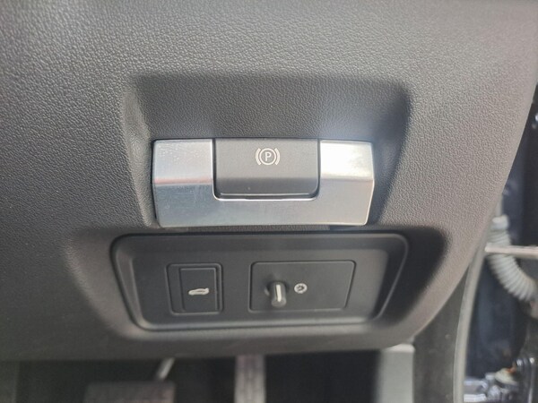 Used Jaguar XE 2019 for sale - 75728662: Photo 21