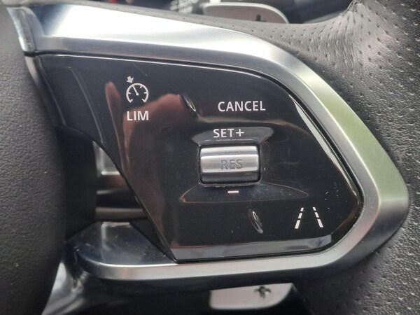 Used Jaguar XE 2019 for sale - 75728662: Photo 25