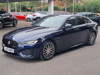 Used Jaguar XE 2019 for sale - 75728662: Photo
