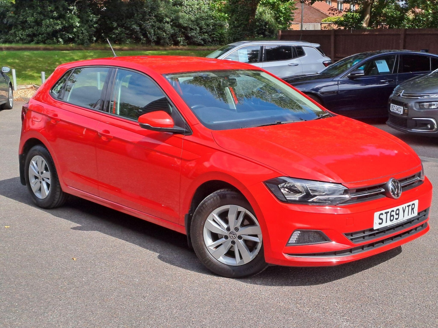 Used Volkswagen Polo 2020 for sale - 76175154: Photo 1