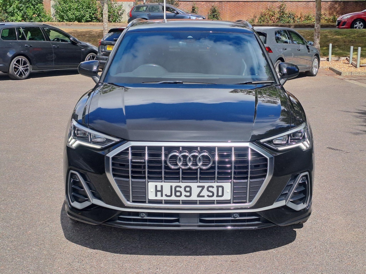 Used Audi Q3 2019 for sale - 76666521: Photo 2