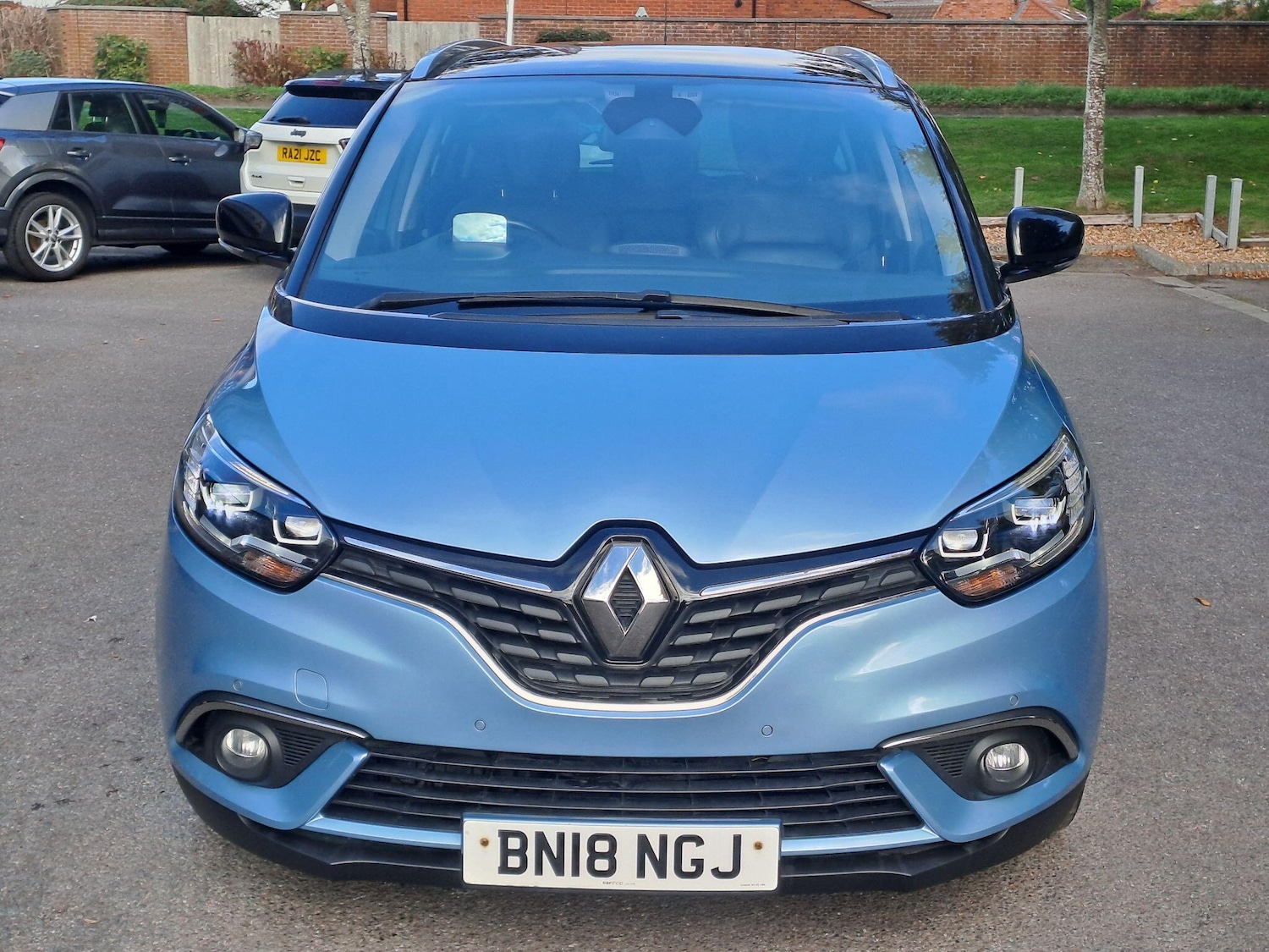 Used Renault Grand Scenic 2018 for sale - 76377595: Photo 2
