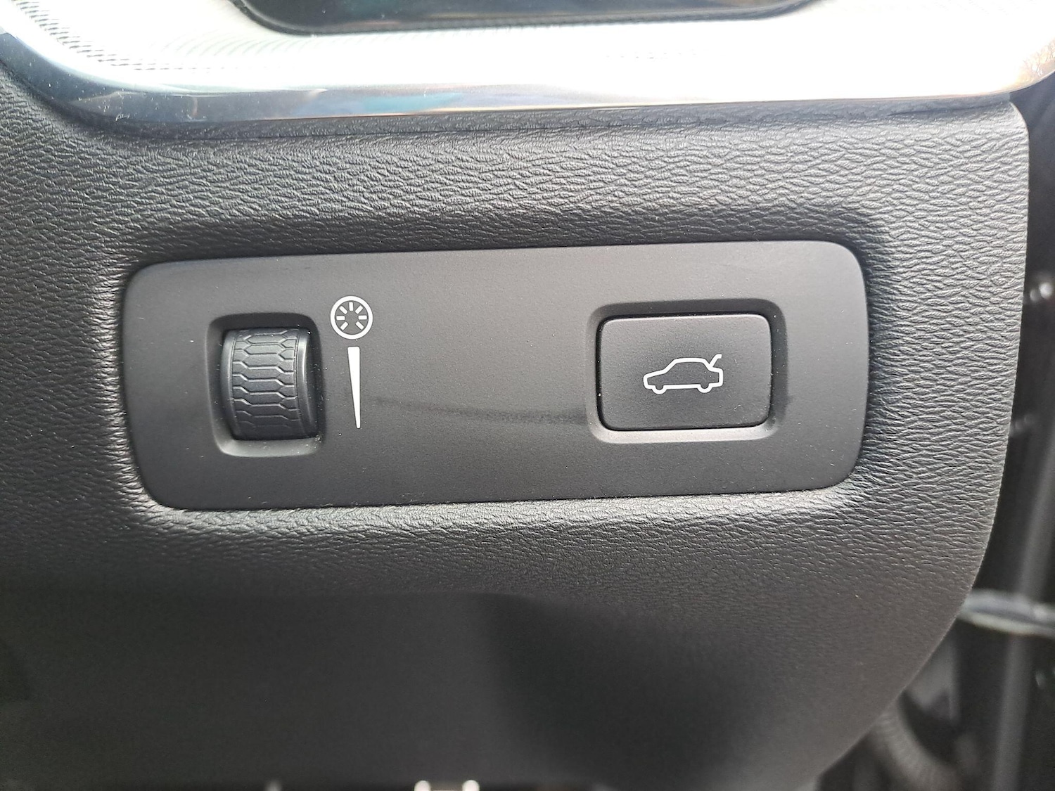 Used Volvo XC60 2018 for sale - 76522392: Photo 24