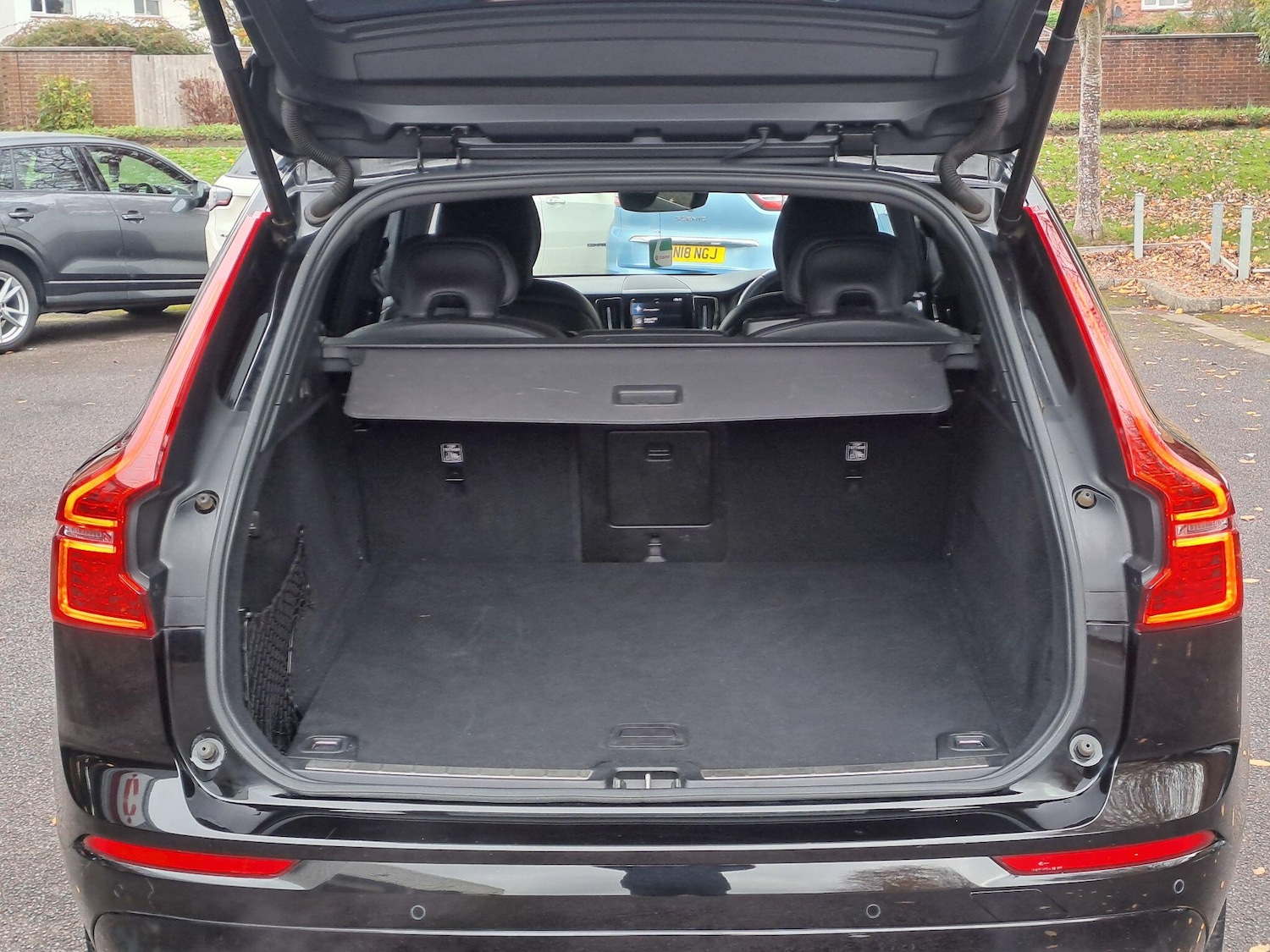 Used Volvo XC60 2018 for sale - 76522392: Photo 8